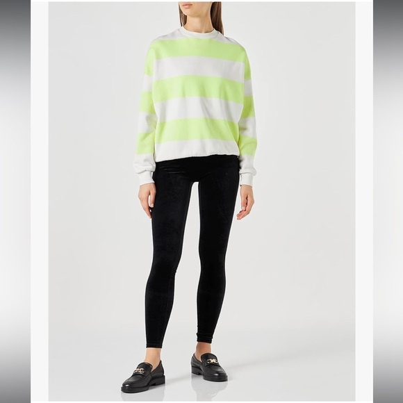 Spanx Black Velvet Leggings. Size Medium. - Picture 2 of 10